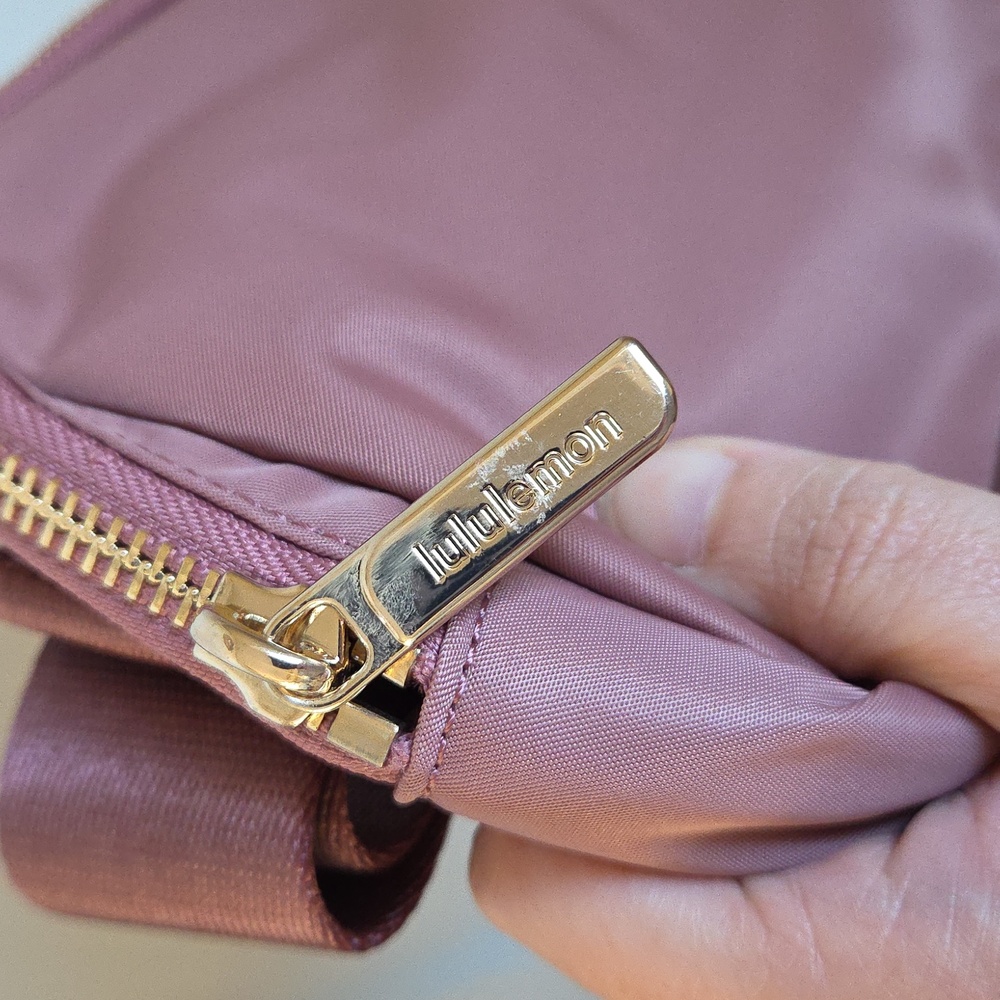 lululemon Everywhere Belt Bag - Picture 5 of 6